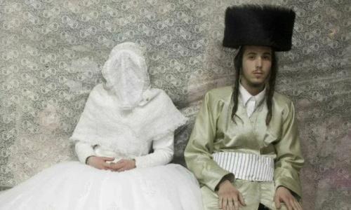 Первая брачная ночь у евреев. Жесть. 